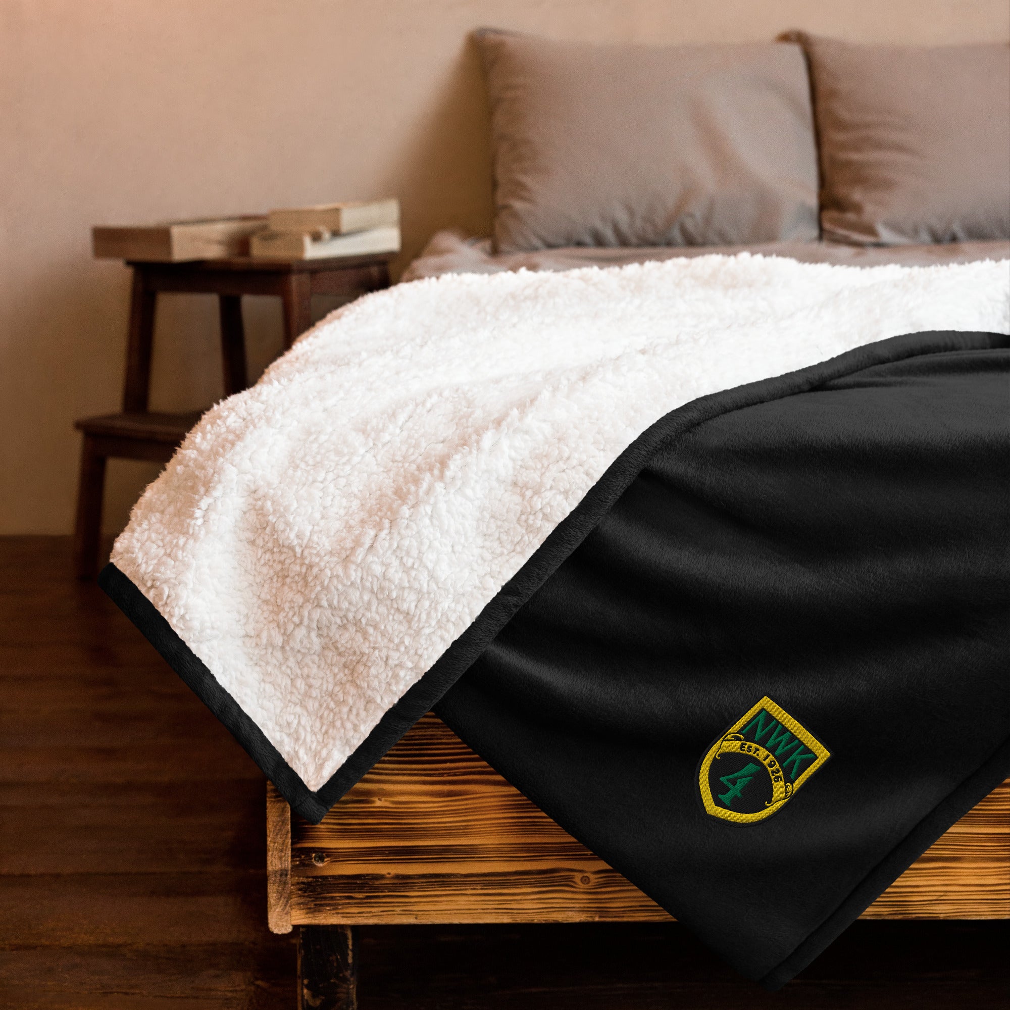 Norwalk Station Premium sherpa blanket